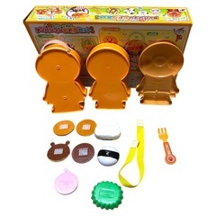 ボリューム満点！アンパンマンお弁当セット おままごと玩具の画像