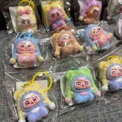 ラブブ風ストラップ12個セットの画像