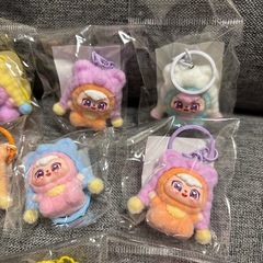 ラブブ風ストラップ12個セットの画像