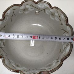 美濃焼 康峰作 寅子鉢 盛り鉢 輪花鉢 梅文 和食器 陶器 作家物 共箱あり  茶道具 懐石 料亭 旅館 収納鉢 飾り鉢 インテリア　251216-13Aの画像