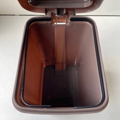 足で開けれる　ゴミ箱の画像