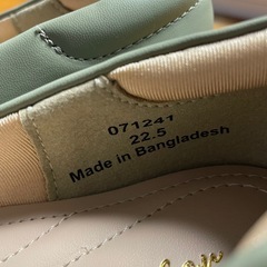 大人のくつろぎ美パンプス モスグリーン スクエアトゥ ローヒール 痛くないの画像