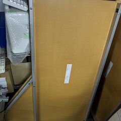 作業テーブル（茶色）の画像