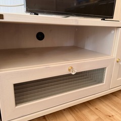 テレビとテレビ台のセットの画像