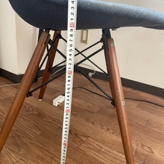 チェア1人がけブルーグレーファブリック木製の画像