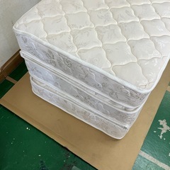 シングルサイズ 折り畳みマットレスの画像