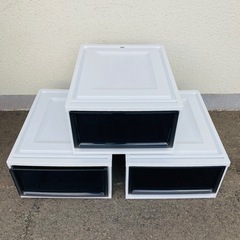 収納3点セット　アイリスオーヤマ　収納ケース×3  衣類収納　キャスター付3段ワゴン　布製吊り下げ収納の画像