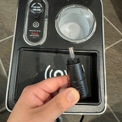 車用品(センターコンソールに被せるアームレスト)⚠️シガーソケットが壊れている為、USBなどが使えないですの画像