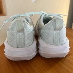 アシックス ノヴァブラスト5 サイズ23cmの画像