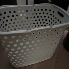 【通気性◎】シンプル 洗濯カゴ ホワイト 軽量 大容量の画像