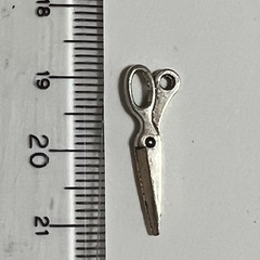 はさみのチャームの画像