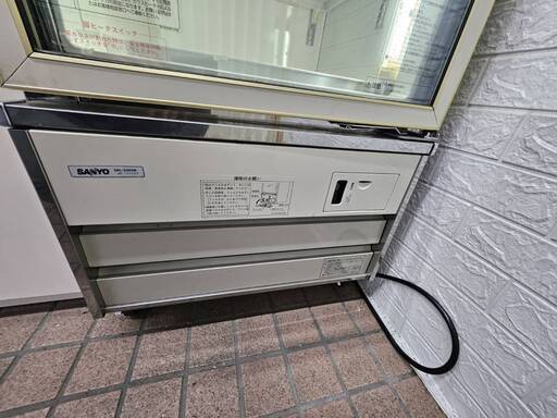 【業務用】冷凍ショーケース（動力・SANYO SRL-2065N）　キャスター付き