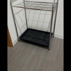 デスク・ウォーターサーバー・傘立て
の画像