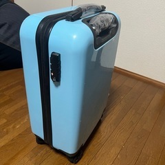 日向坂46 キャリーケースの画像