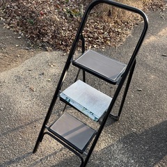 3段折りたたみ踏台の画像