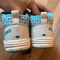 asics ベビーシューズ ホワイト/ブルー　13.5センチの画像