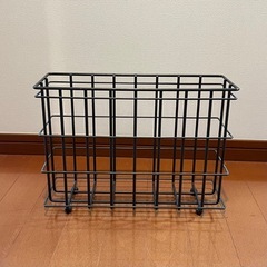 マガジンラック スチールの画像