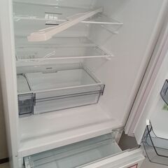 リユースのサカイ栃木店★ジモティ割あり★ TOSHIBA 冷蔵庫 GR-U36SC 356L 22年製 動作確認／クリーニング済み TC11995の画像