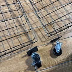 コロ付きカゴ 2つセットの画像