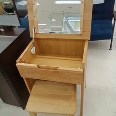 リユースのサカイ栃木店★ジモティ割あり★  ドレッサー ベージュ W52.5×D42.5×H71～104 クリーニング済み TC11997の画像