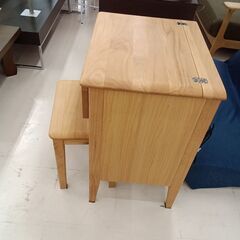 リユースのサカイ栃木店★ジモティ割あり★  ドレッサー ベージュ W52.5×D42.5×H71～104 クリーニング済み TC11997の画像