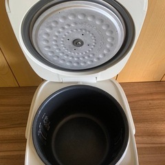 ♦タイガー マイコン炊飯ジャー【2017年製】JBH-G181 の画像