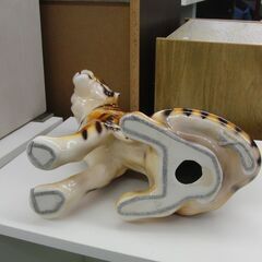 タイガー 置物 虎 ベンガルトラ イタリア製 陶器 高さ32cm 縁起物 オブジェ 札幌 手稲の画像