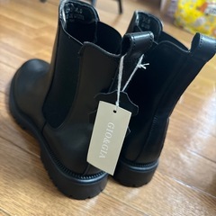 新品未使用　本革　サイドゴアブーツ　24センチの画像