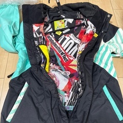 スキースノーボードウェア上下の画像