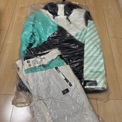 スキースノーボードウェア上下の画像