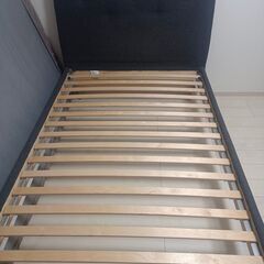 ファブリックベッドフレームの画像