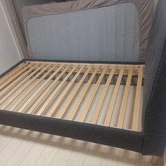 ファブリックベッドフレームの画像