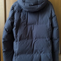 ユニクロ シームレスダウン レディース L ネイビー フード付き 冬アウターの画像