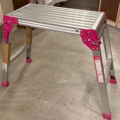 折りたたみ脚立の画像