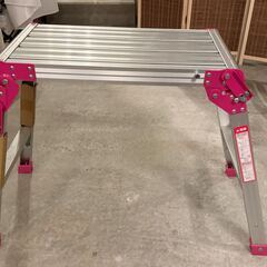 折りたたみ脚立の画像