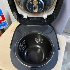12月は毎日営業中‼️ 訳あり❗️ 2019年製　Panasonic IHジャー炊飯器　3合炊きの画像