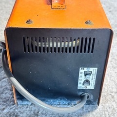 SUZUKIDの昇圧・降圧兼用ポータブル変圧器トランスタープラアップ STX-01の画像