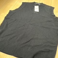 新品ニットベストの画像