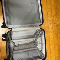 スーツケースの画像