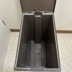 中古　45L   ペダル式ゴミ箱の画像