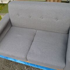 二人掛けソファー  グレーの画像