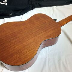 クラシックギター トップ板にセダー単板を使用した本格派　アリア Aria A-20　ソフトカバー付き 中古の画像