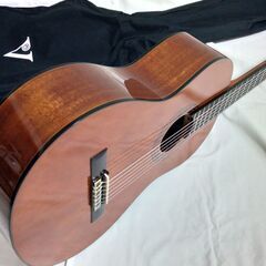 クラシックギター トップ板にセダー単板を使用した本格派　アリア Aria A-20　ソフトカバー付き 中古の画像