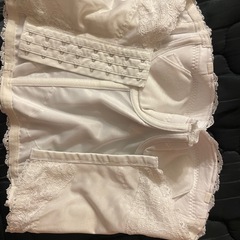 ホワイトサテンコルセット　ブライダルインナー　クリーニング済　Mサイズ　結婚式の画像