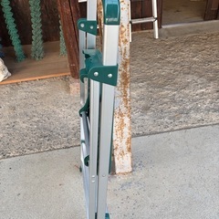 大型天板の軽量上わく付踏台の画像