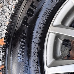 問い合わせが多いのでゆっくり返信していきます)スタッドレスタイヤの画像