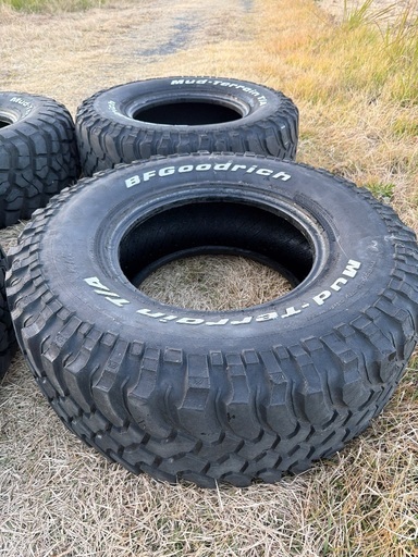 BFグッドリッチ　中古　マッドタイヤ　LT305/70R16