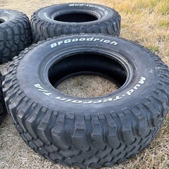 BFグッドリッチ　中古　マッドタイヤ　LT305/70R16 の画像