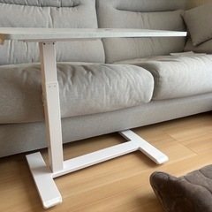 昇降テーブルの画像