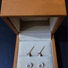 k18 ピアスの画像